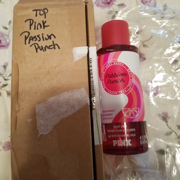 PinkVictoria Secret Passion Punch 8.4 fl.oz.Vic - Picture 7 of 7